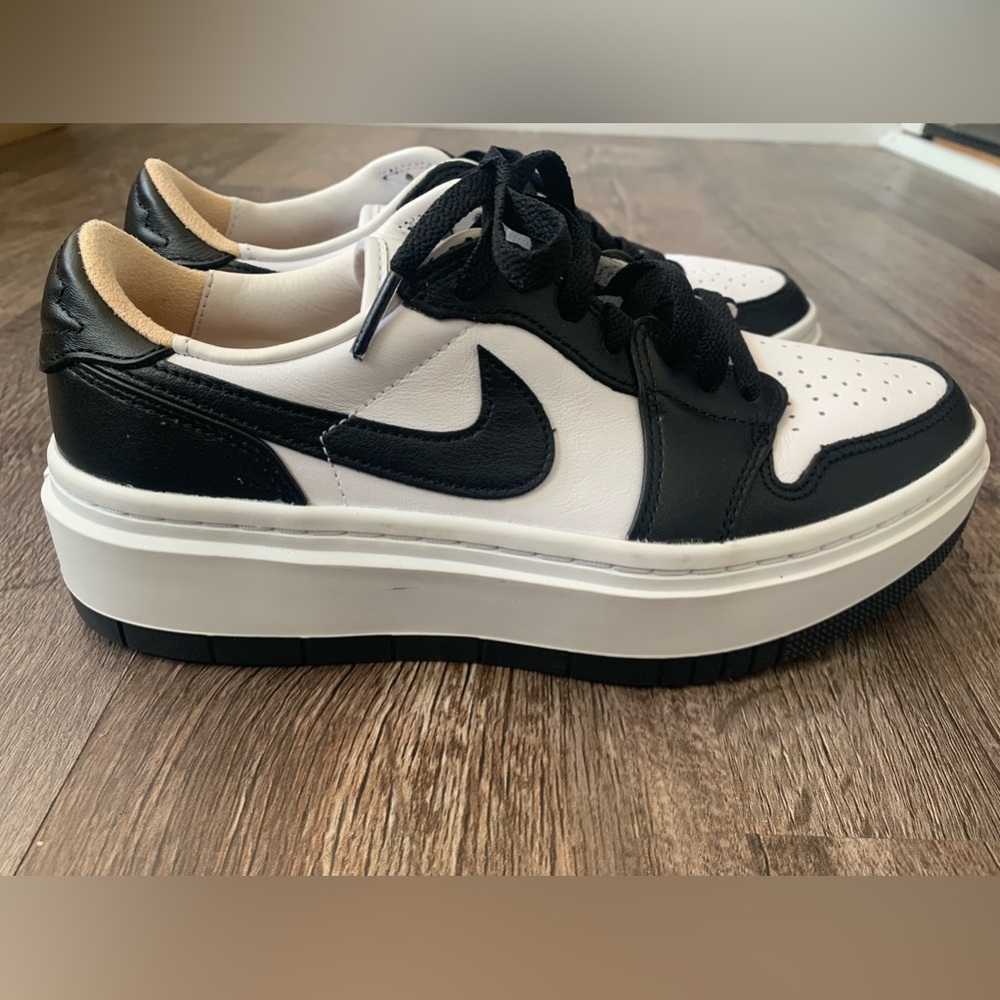 Nike panda dunks US size 7.5 worn once-got as a gift